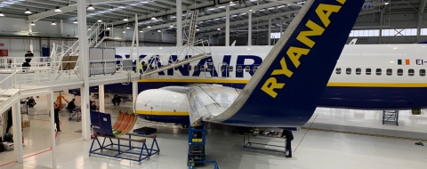 Maintenance d'un avion Ryanair.