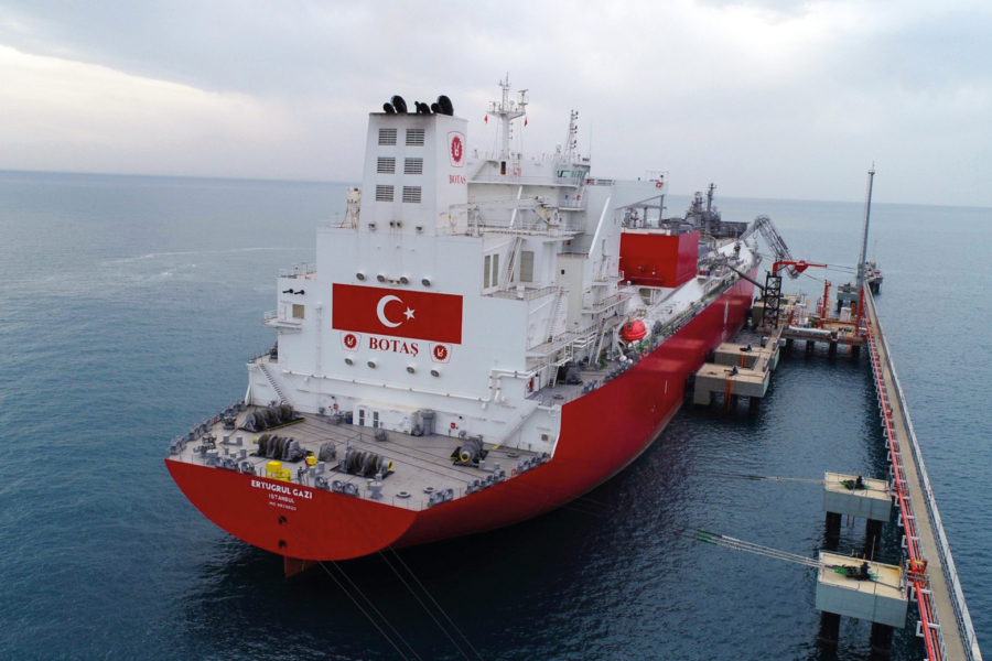 Une unité flottante turque de stockage et de regazéification de GNL. Crédit : DR