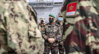 Des officiers de l'armée marocaine lors d'un exercice militaire.