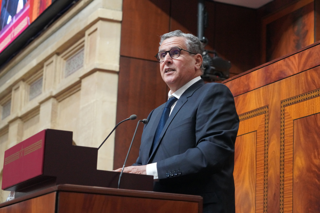 Le Chef du gouvernement Aziz Akhannouch lors de la séance plénière commune du Parlement, consacrée à la présentation du bilan du gouvernement, le 15 avril 2026.