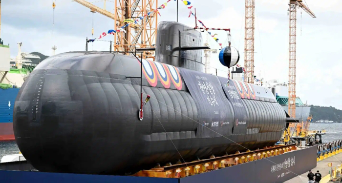 Lancement du premier sous-marin sud-coréen de classe KSS-III Batch-II, le 22 octobre 2025.