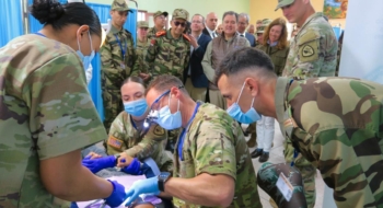 L'ambassadeur des États-Unis participe à la première activité humanitaire de l'African Lion à Dakhla