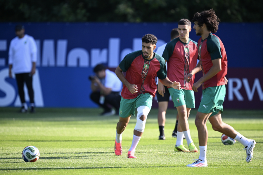 Chadi Riad à l'entrainement en préparation du choc face à la France.