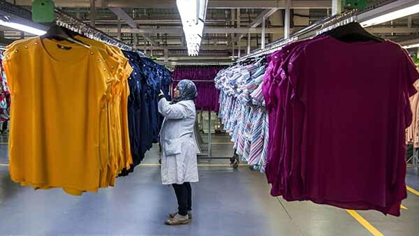 Une unité textile de l'habillement au Maroc. Image d'illustration.