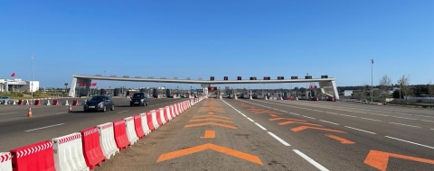 Une station de péage sur un tronçon autoroutier au Maroc.