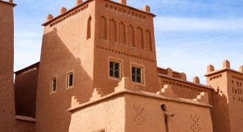 Une des quatre tours de la kasbah des Aït Ben-Haddou à Ouarzazate. Crédit: Hamza Bordo / Le Desk