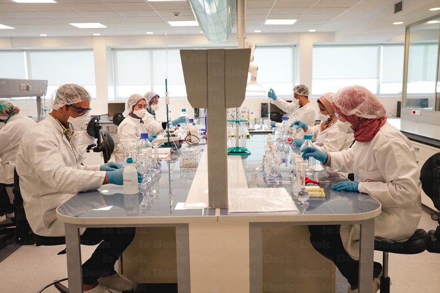 Dans l'usine Smart Factory du laboratoire pharmaceutique marocain Pharma 5.