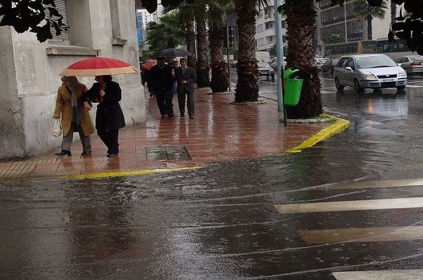 Alerte météo: pluies et rafales