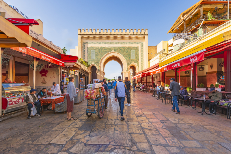 Bab Boujloud, ou la Porte bleue, dans la médina de Fès.
