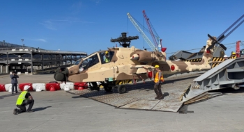 Réception des hélicoptères de combat Apache AH-64E, sur le port de Tanger Med.