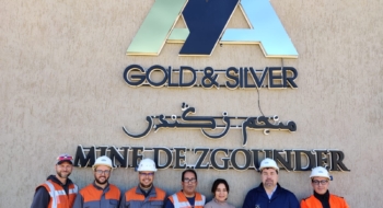Des collaborateurs d'Aya Gold & Silver à la mine de Zgounder.