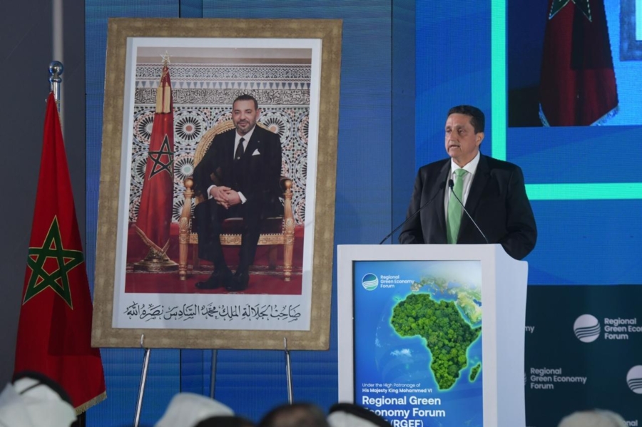 Omar Moro, président de la région TTAH lors de son discours d’ouverture du Forum Régional de l’Économie Verte 2025 à Tanger