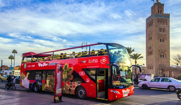 Bus touristique opéré à Marrakech (Image d'illustration). Crédit : Alsa.
