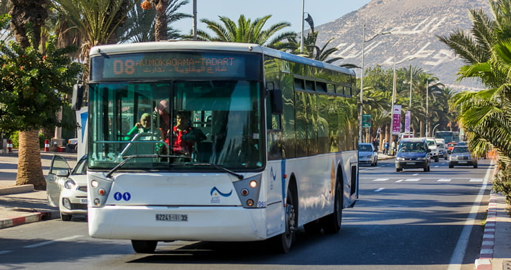 Un autobus dans la ville d'Agadir. Crédit : DR
