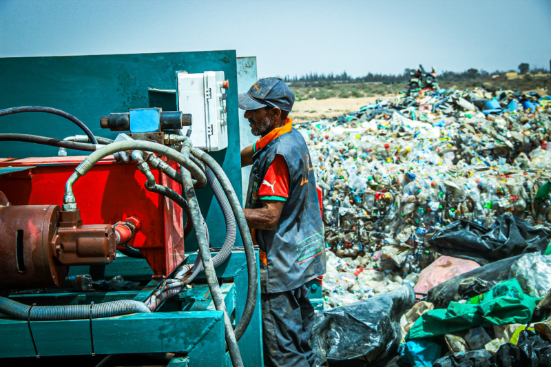 Centre de tri et de recyclage des déchets dans le sud du Maroc. Crédit : MAP