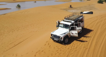 Eau de pluie au Sahara marocain. Crédit : AP