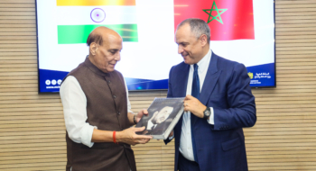 Le ministre de l’Industrie et du Commerce Ryad Mezzour reçoit le ministre indien de la Défense, Rajnath Singh