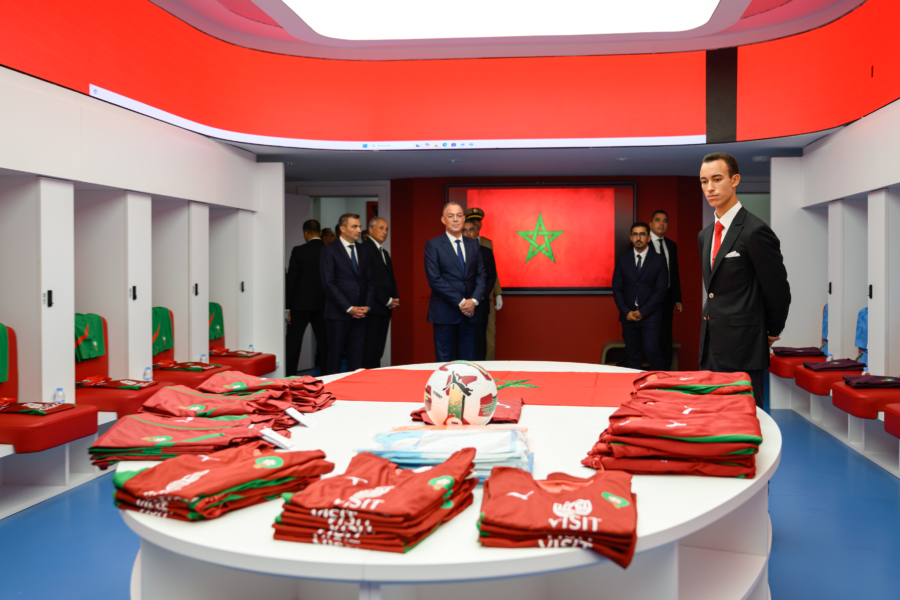 Le Prince Héritier Moulay El Hassan inaugure à Rabat le stade "Prince Moulay Abdellah" après sa reconstruction. Crédit : MAP
