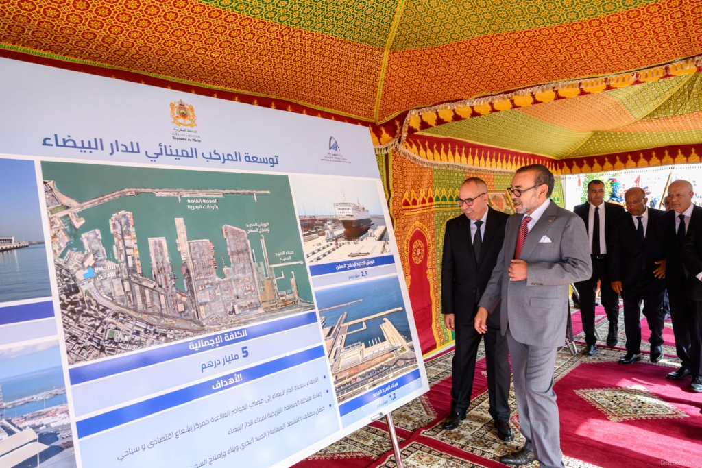 le Roi inaugure et visite plusieurs projets d’envergure inscrits dans le cadre de la restructuration et du développement du Complexe portuaire de Casablanca
