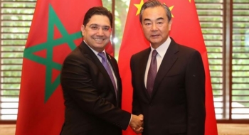 Nasser Bourita, ministre des Affaires étrangères et son homologue chinois, Wang Yi. Crédit : DR