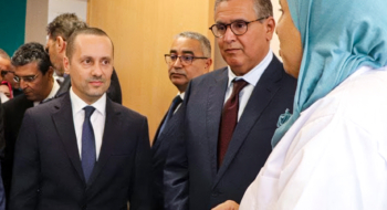 Amine Tehraoui, ministre de la Santé et de la protection sociale, et le Chef du gouvernement Aziz Akhannouch, visitant des structures de soins à Agadir, le 26 juillet 2025.