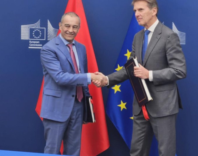 Ahmed Chami à la signature le 3 octobre de l’accord agricole amendé Maroc-UE. Crédit : DR