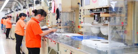 Dans une usine du géant hongkongais Hop Lun