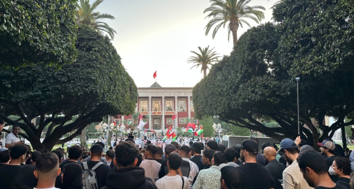 Lors de la manifestation appelée par le mouvement GenZ212 devant le Parlement, à Rabat, le 3 octobre 2025. Crédit : Salma Hamri / Le Desk