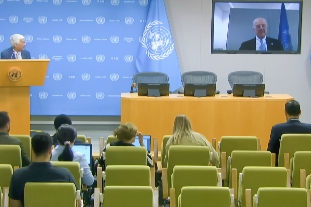 Staffan de Mistura s’adressant par visioconférence aux journalistes accrédités à l’ONU, depuis Bruxelles, le 5 novembre 2025.