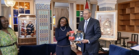 Le wali de la region de Laâyoune Sakia El hamra, Abdelsalam Bekrate, a accueilli l’ambassadrice du Kenya au Maroc, Jessica Muthoni Gakinya, venue à la tête d’une délégation de haut niveau.