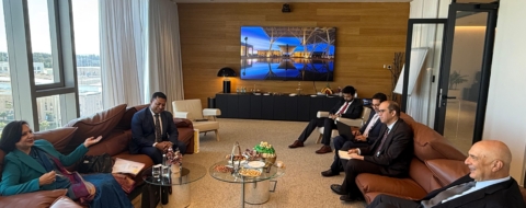 Neena Malhotra, secrétaire (Sud) au ministère indien des Affaires étrangères reçue à l’UM6P le 20 novembre par le PDG d’OCP, Mostafa Terrab. Crédit : Ambassade de l’Inde à Rabat