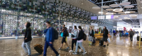 Des voyageurs à la gare Casa-Voyageurs, à Casablanca.
