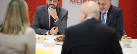 Achraf Fayda, directeur général de l’ONMT, et Hamid Bentahar, président de la CNT, au World Travel Market, le 4 novembre 2025 à Londres. Crédit : ONMT