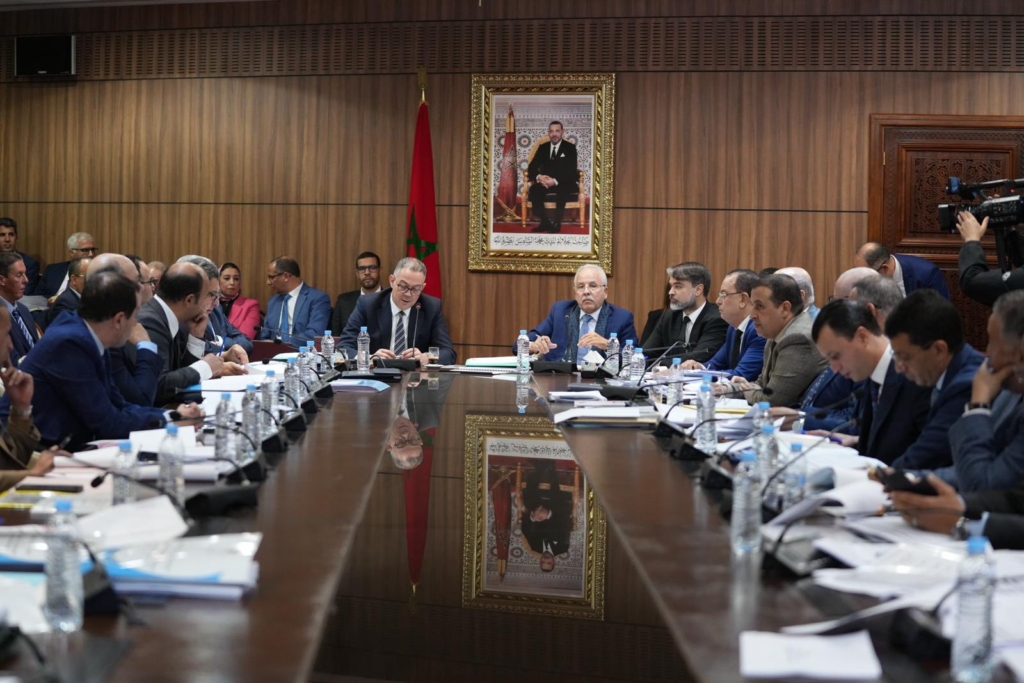 Lors de la réunion de la Commission des finances de la Chambre des conseillers, en présence de Fouzi Lekjaa, ministre délégué chargé du Budget, pour le vote de la première partie du projet de loi de finances 2026, le mardi 3 décembre 2025.