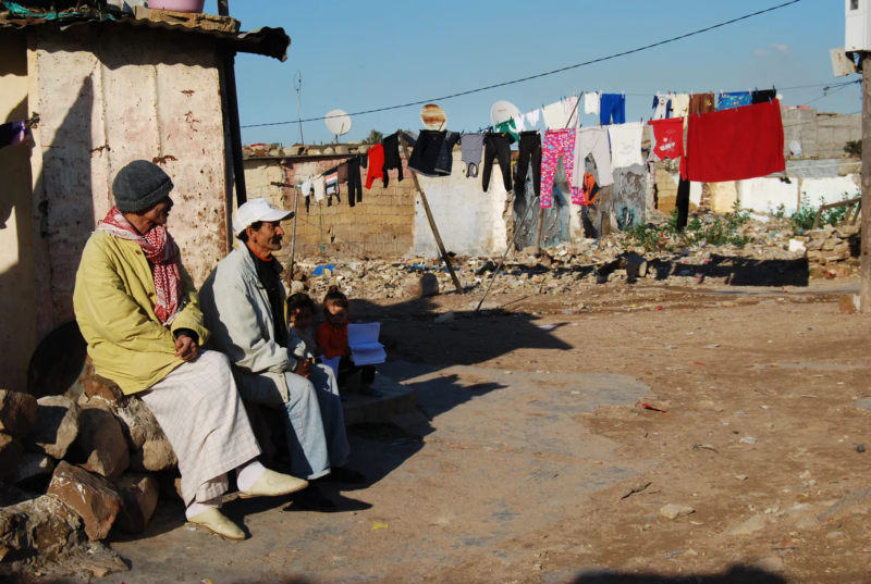 Dans un bidonville dans le quartier de Sidi Moumen à Casablanca