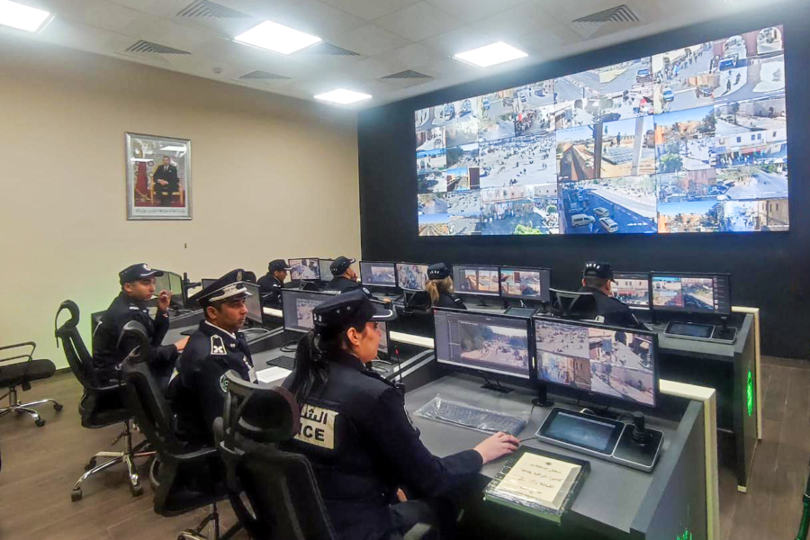La salle de contrôle du dispositif de vidéosurveillance déployé par la DGSN dans la médina de Marrakech.