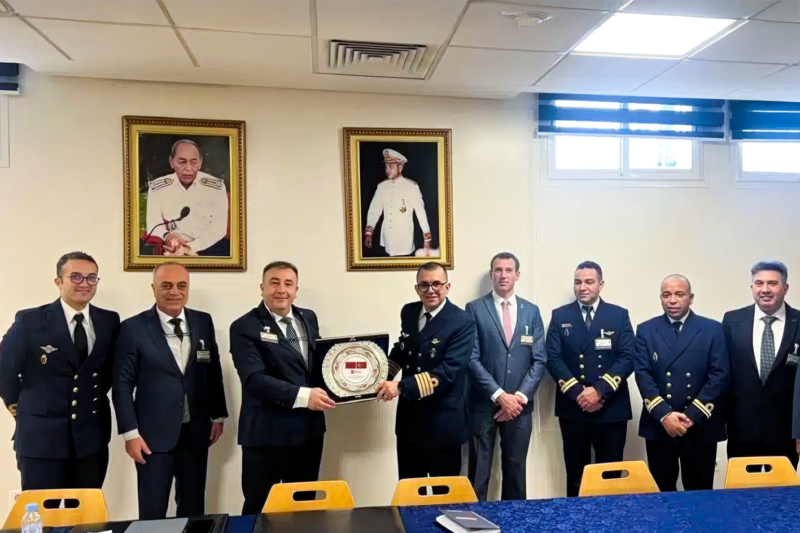 Les représentants de l’entreprise turque Emtekno Space & Defense reçus par la Marine royale.