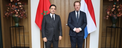 Nasser Bourita s'est entretenu le 5 décembre à la Haye avec son homologue du Royaume des Pays-Bas, David Van Weel. Crédit : Maroc Diplomatie/X