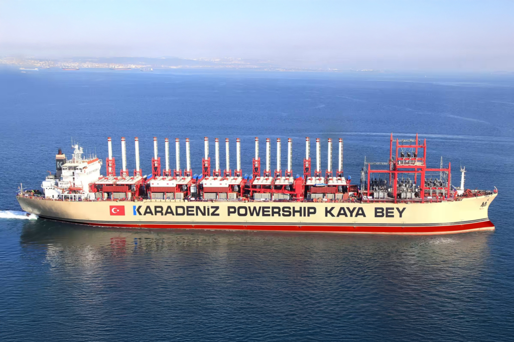Un powership FRSU du groupe turc Karadeniz.