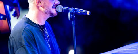 Le chanteur Saad Lamjarred lors d'un concert durant l'été 2025.