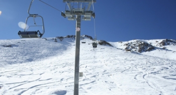 Un télésiège deux places de la station de ski d'Oukaïmeden. Crédit : DR