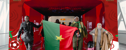 Des supporters burkinabés arrivant à l'aéroport Mohammed V de Casablanca, à l'occasion de la Coupe d'Afrique des nations (CAN) 2025.