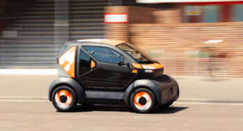 Le Mobilize Duo, quadricycle électrique produit dans l'usine Renault de Tanger.