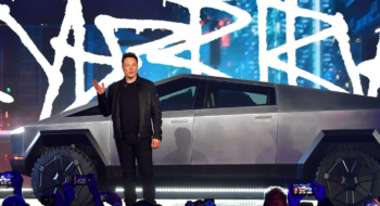 Elon Musk, patron de Tesla, lors de la présentation du Cybertruck.