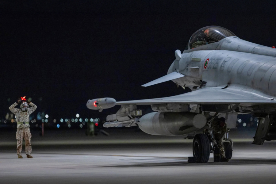 Un avion de combat Eurofighter Typhoon des forces aériennes italiennes participant à l'exercice multinational « Spears of Victory 2026 ».