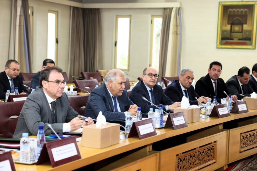 Le ministre de l’Intérieur Abdelouafi Laftit lors d'une réunion avec les présidents des 12 régions, le 12 décembre 2025.