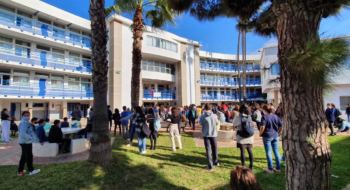 Le Groupe scolaire Claude Monet, à Mohammedia, affilié à l'Agence pour l'enseignement français à l'étranger.