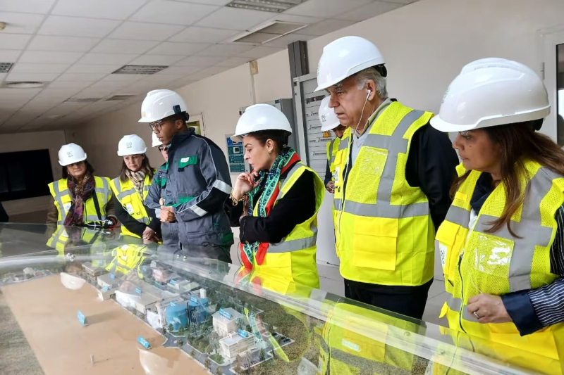 Le ministre panaméen du Développement agricole, Roberto Linares, en visite dans un site du groupe OCP.