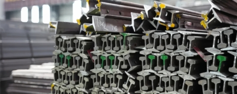 Dans une unité de fabrication de rails en Chine