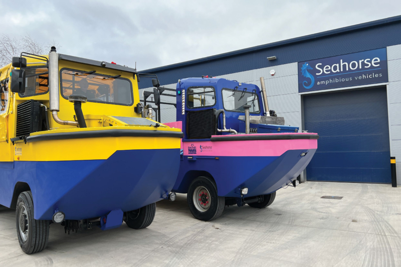Des véhicules amphibies du constructeur britannique Seahorse.